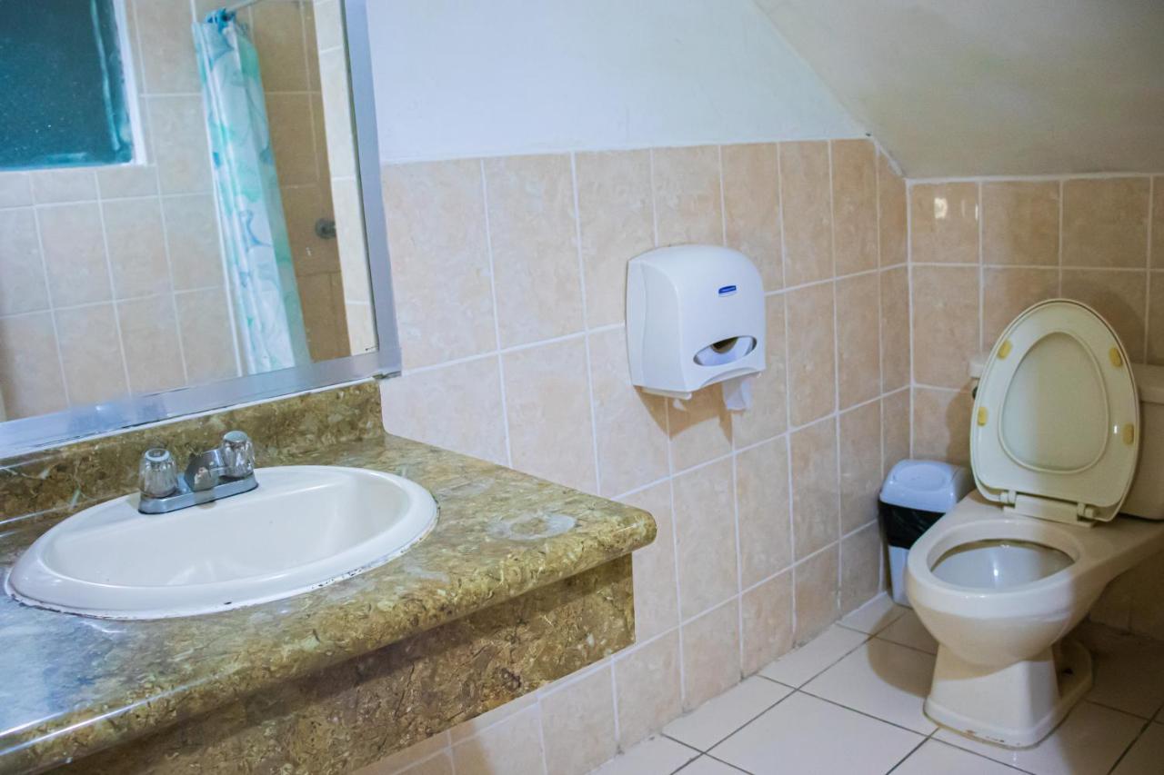 Thay83 Miraflores Hostal